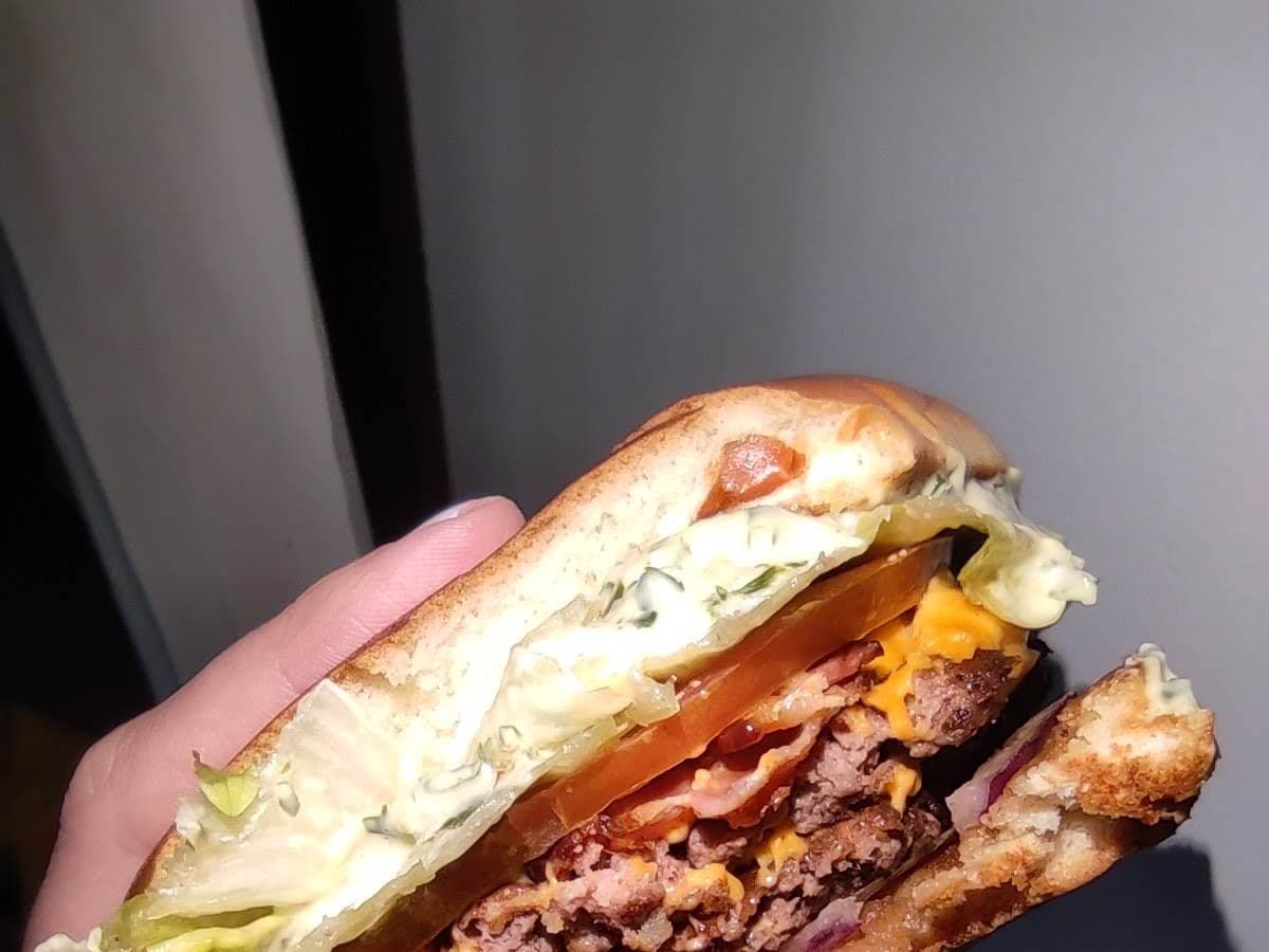 Dhuu Burger — foto