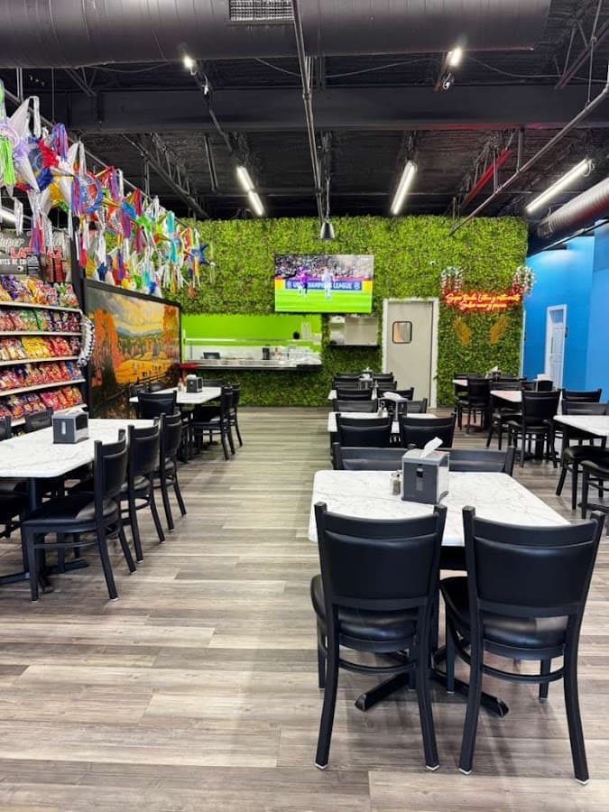 Super Tienda Latina & Restaurant #2 — foto