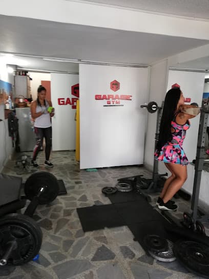 garage gym — foto