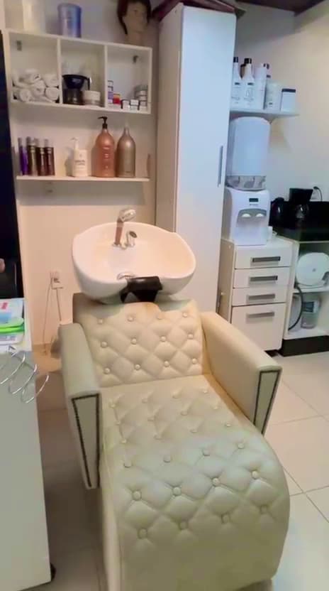 Jaque Paim Hair Beauty em Itapema l Salão de Beleza l Mechas — foto
