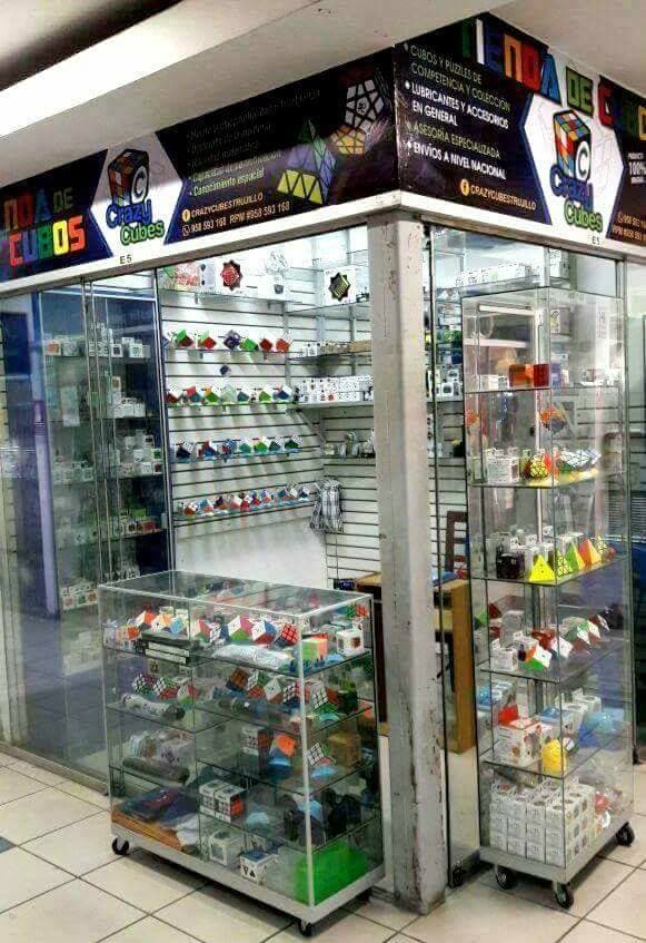 Tienda de Cubos "Crazy Cubes" — foto