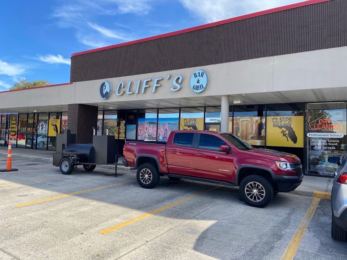 Cliffs Bar & Grill