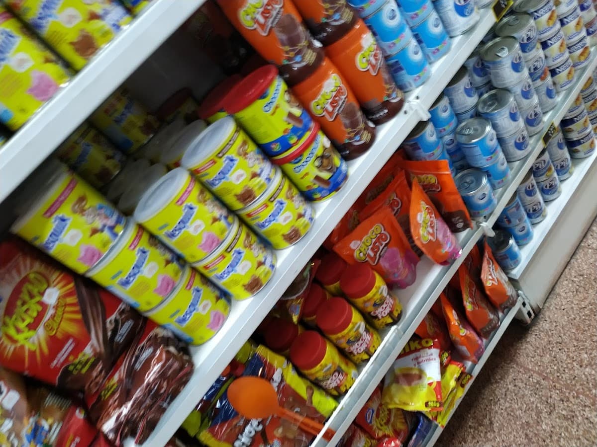 HIPERMAXI - Torres Sofer (Av. Oquendo) — foto