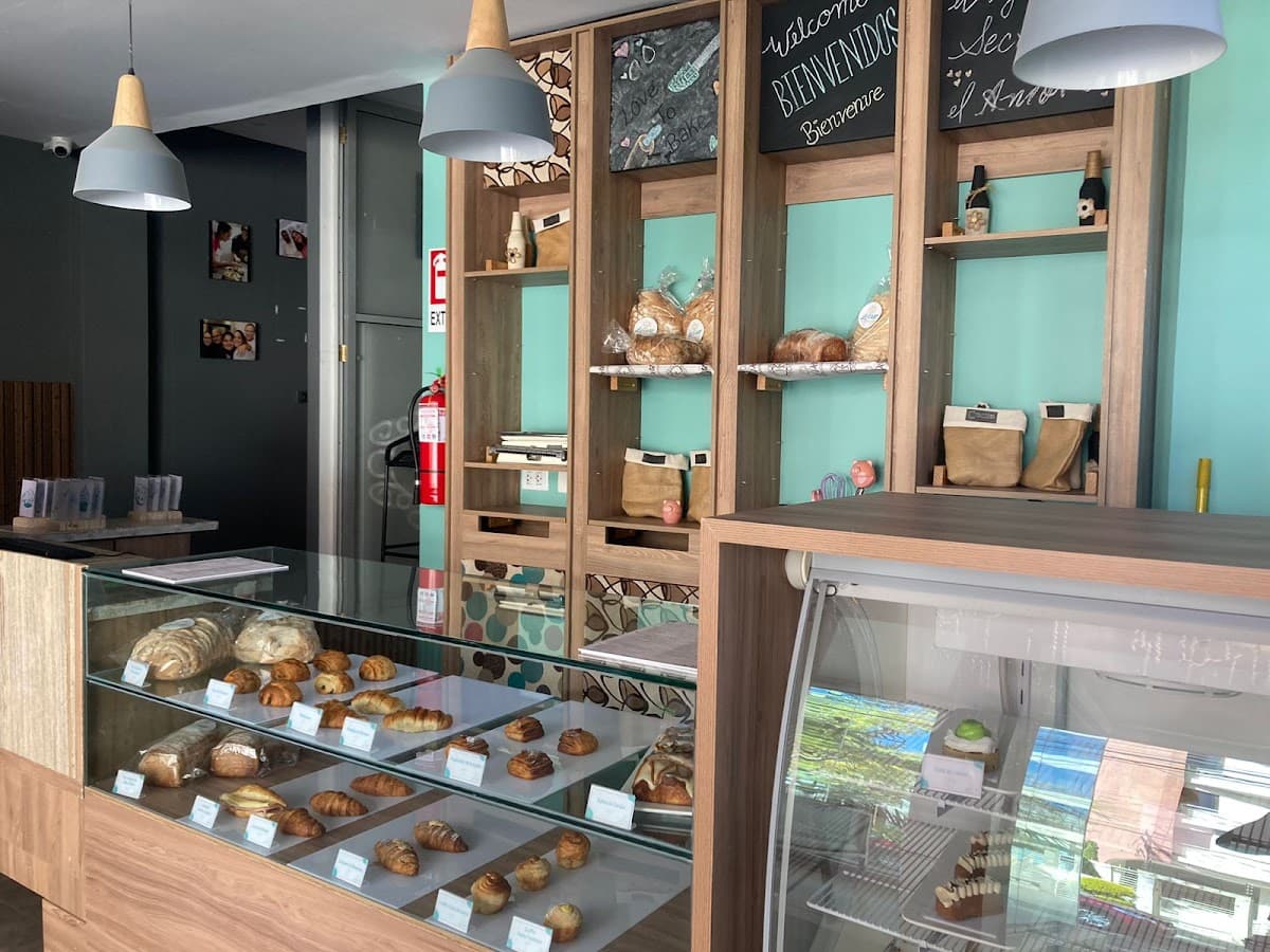 Le Petit Brunch & Bakery