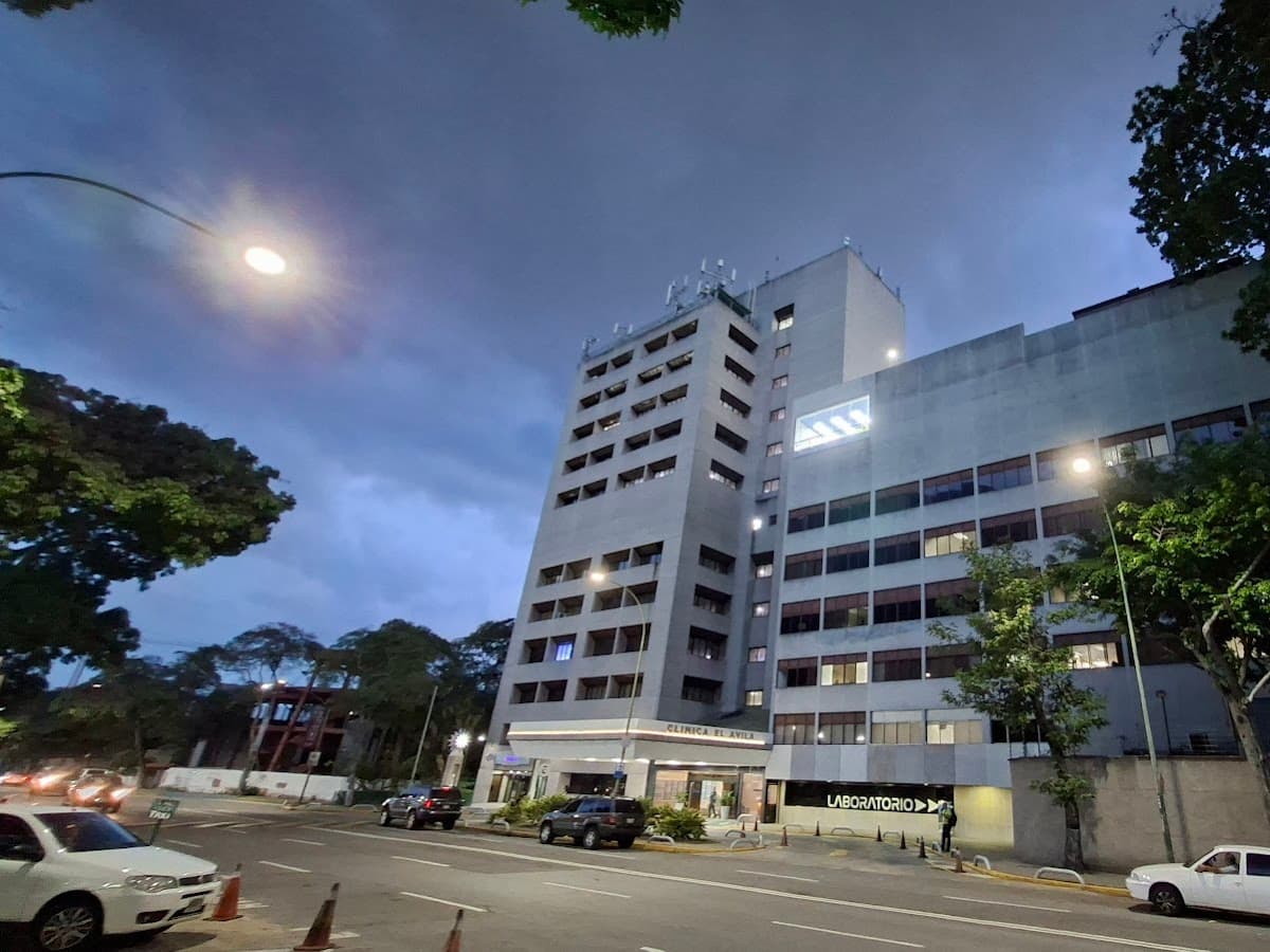 CLINICA BOSQUE AVILA — foto