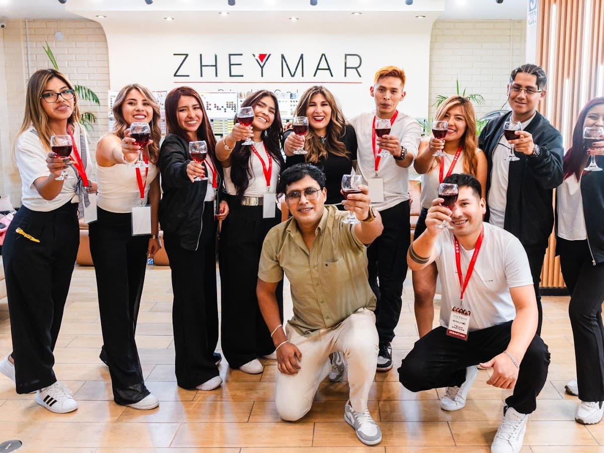 Zheymar Studio Color