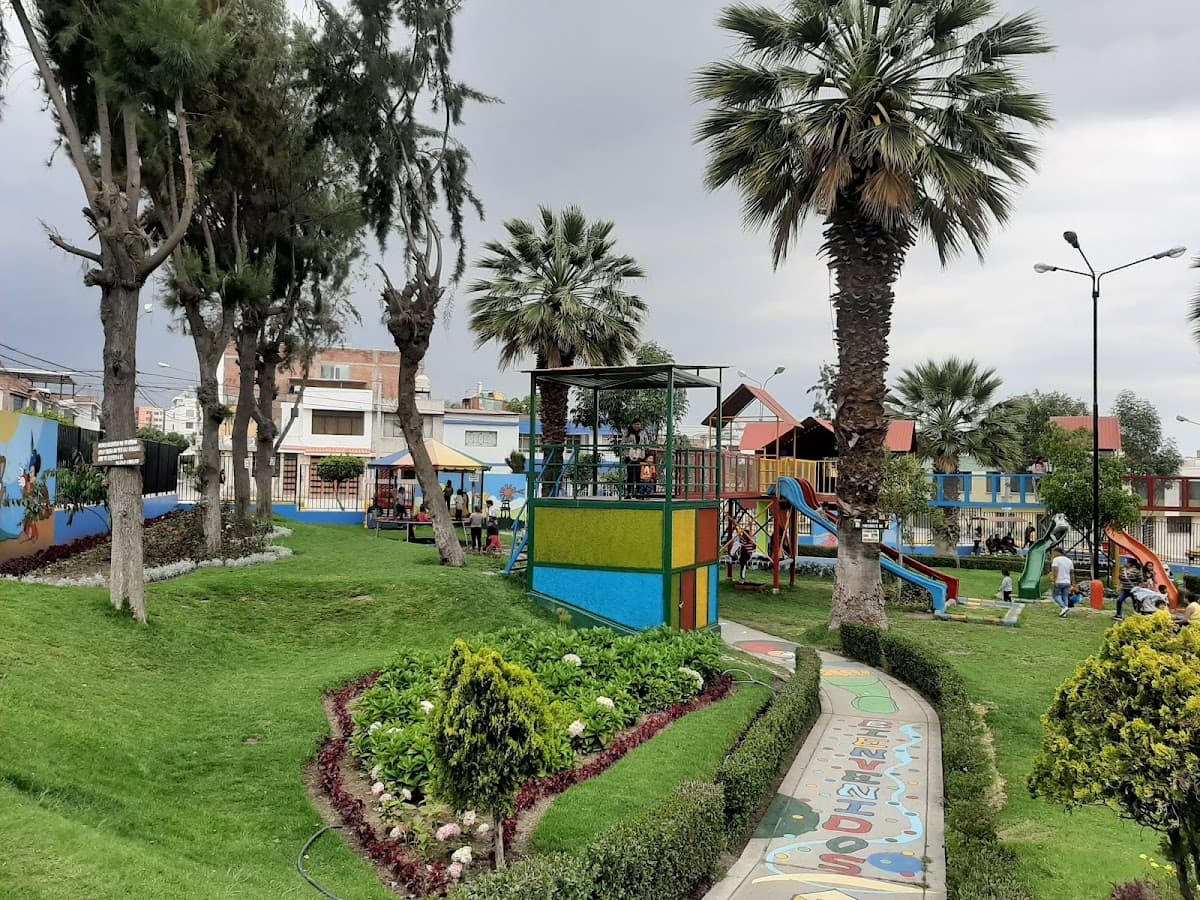 Parque Del Niño - Campiña Dorada — foto