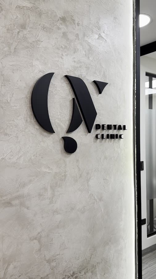 QV Dental Clinic - Clínica Dental Expertos en Diseño de Sonrisa e Implantes Dentales en Quito — foto
