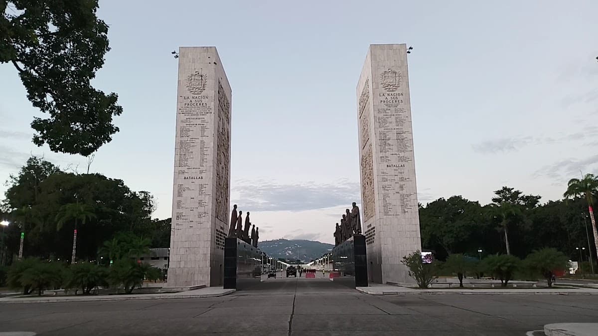 Paseo Los Próceres — foto