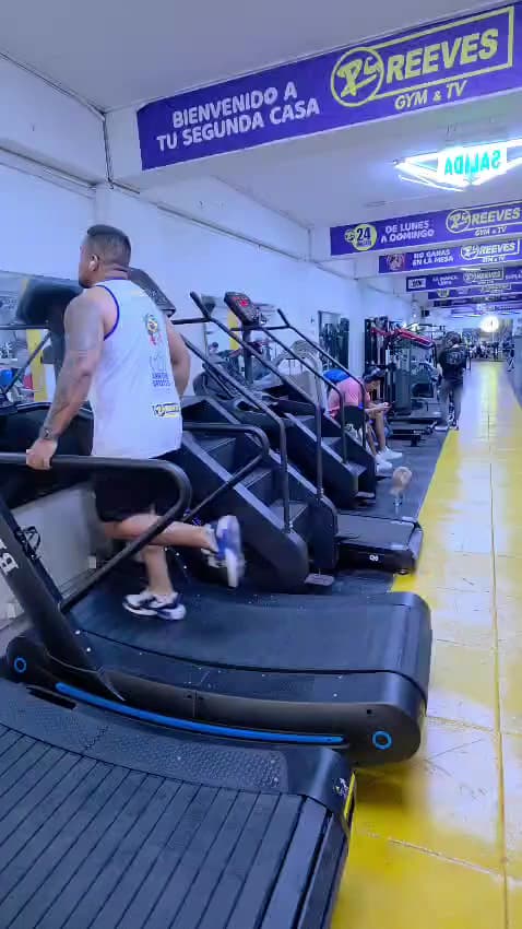 Reeves Gym — foto