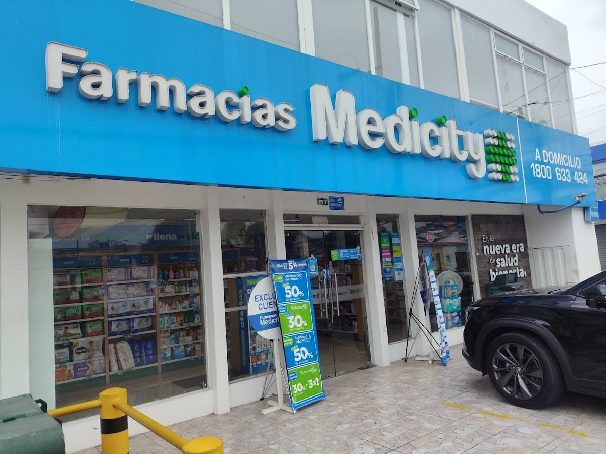 Farmacias Medicity Guayaquil Urdesa — foto