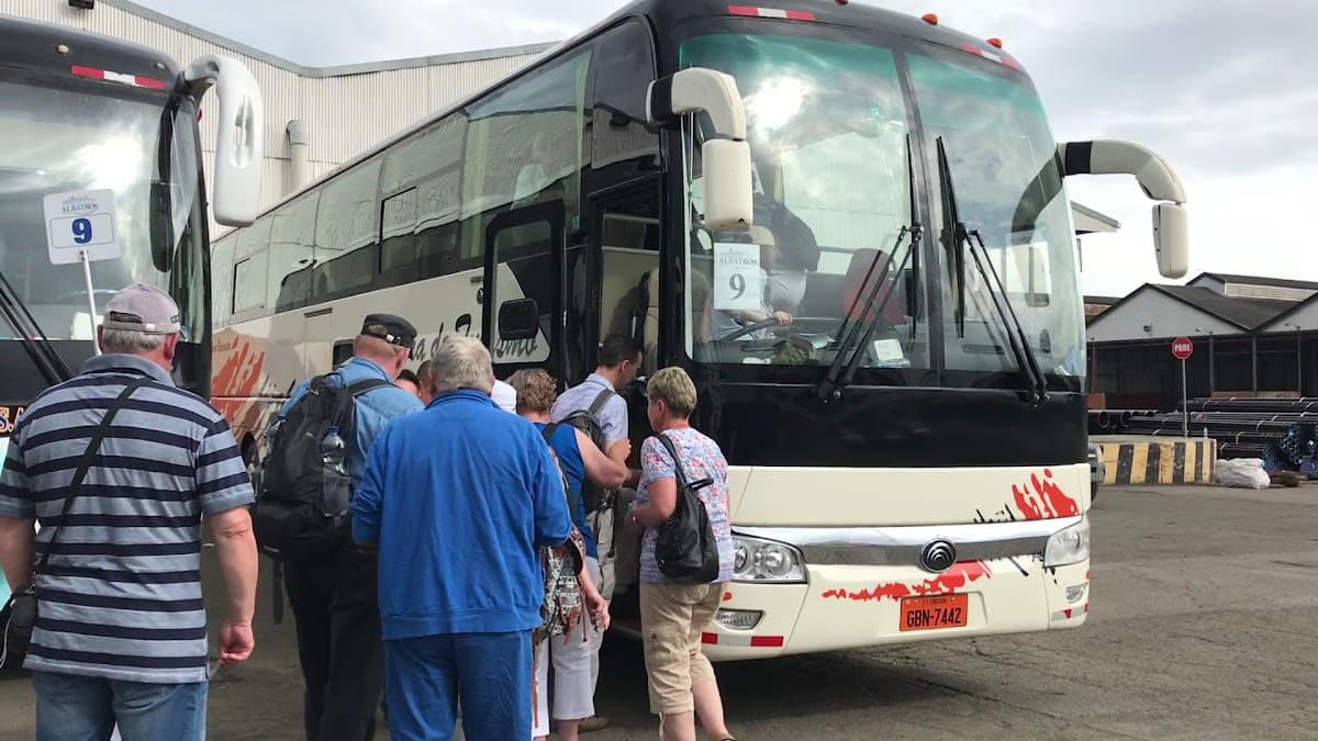 Ecuadorianbus-Charter S.A. — foto
