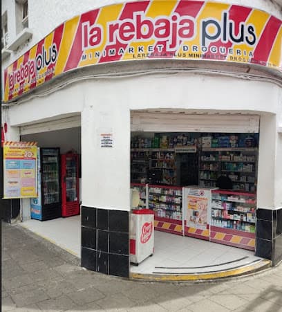 la rebaja Plus No. 26 DROGUERIA Y MINIMARKET Manrique Central Medellin — foto