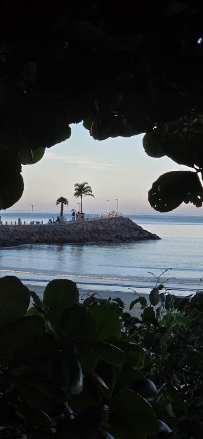 Molhe de Itapema Rio das Oliveiras — foto