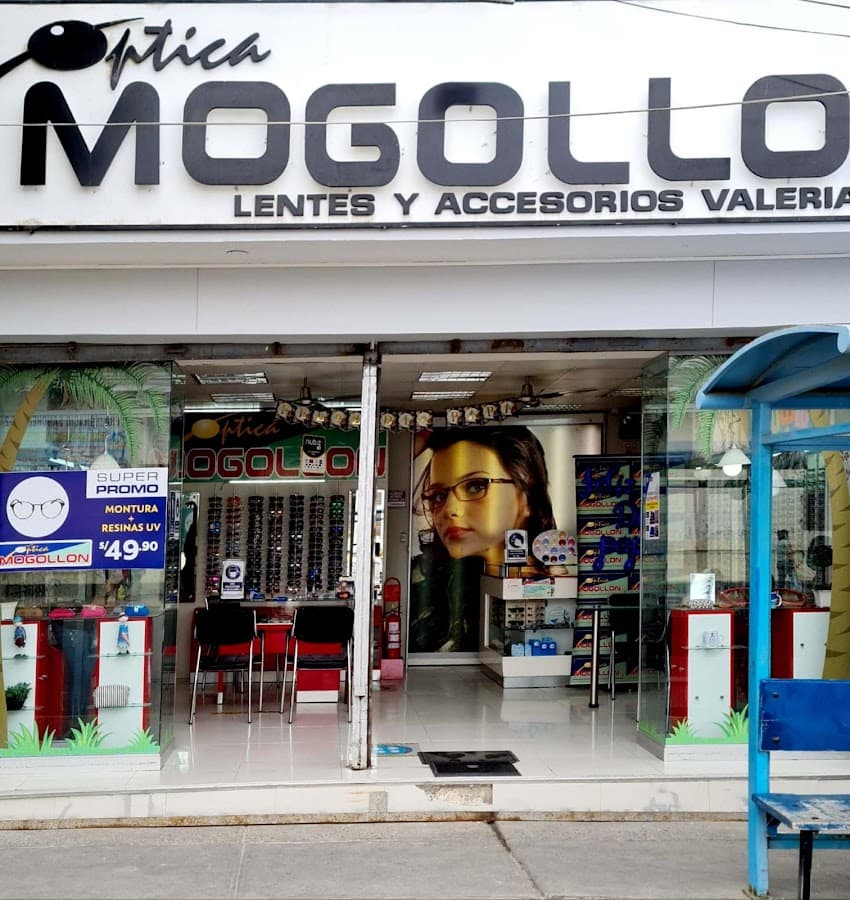 OPTICA MOGOLLON — foto