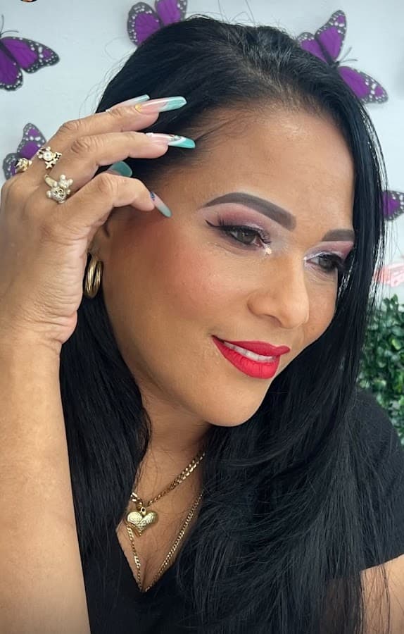 La Mora Beauty Salom Llc