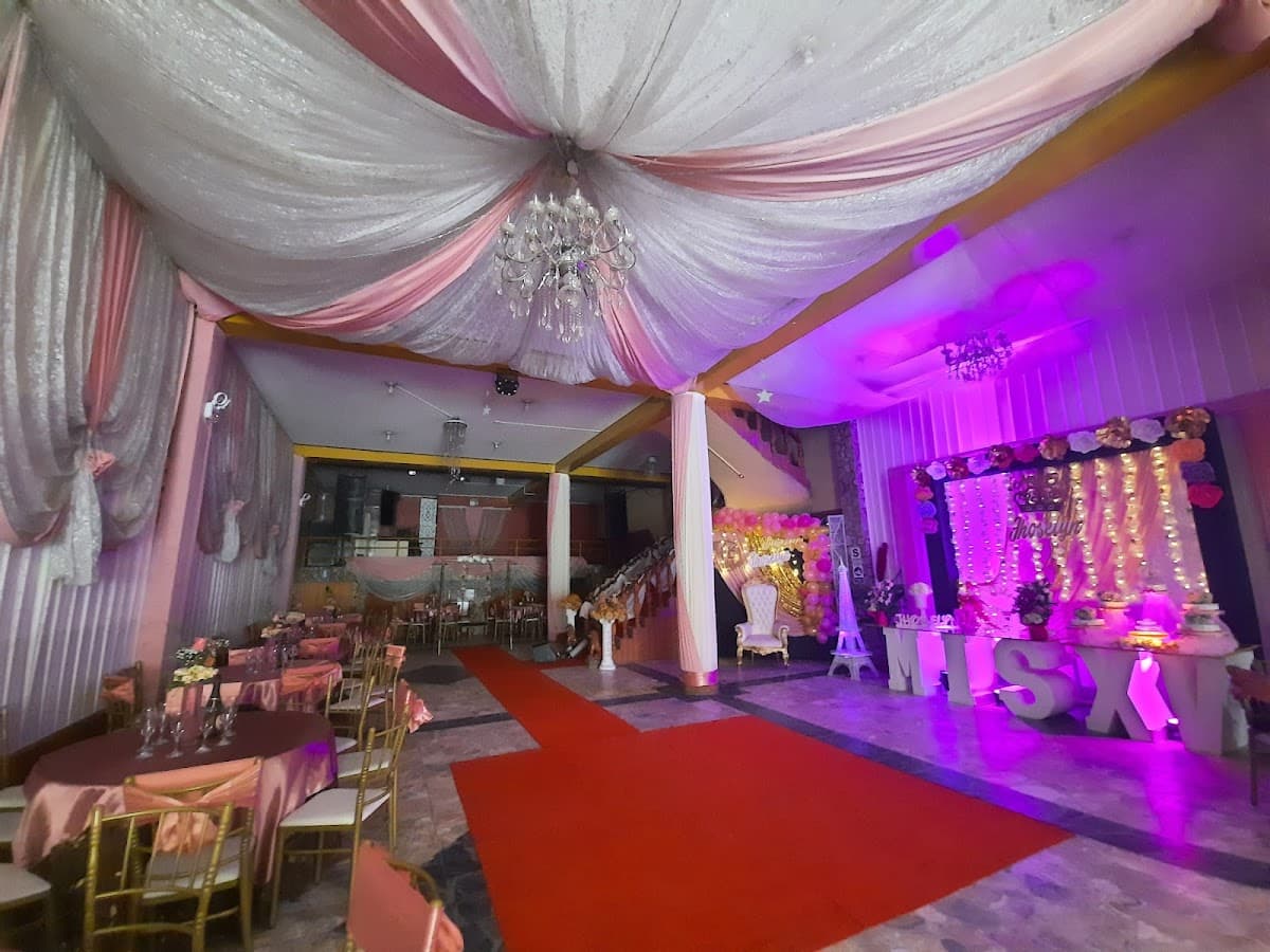 Orquídea Dorada, el palacio de las 15añeras — foto