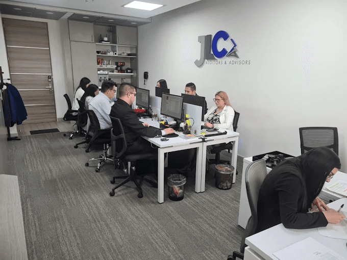 JLC Auditors | Creación de Empresa y Servicios Contables Colombia — foto