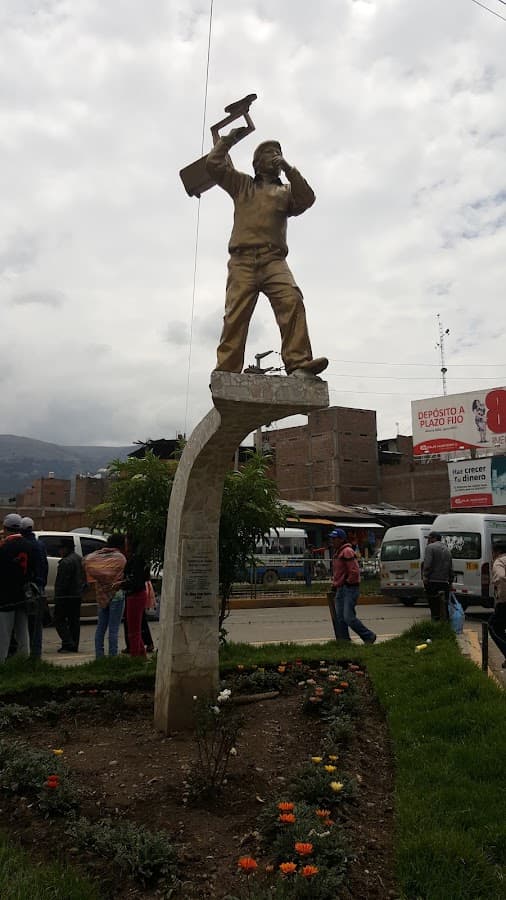 Monumento Al Lustrabotas Huanca — foto