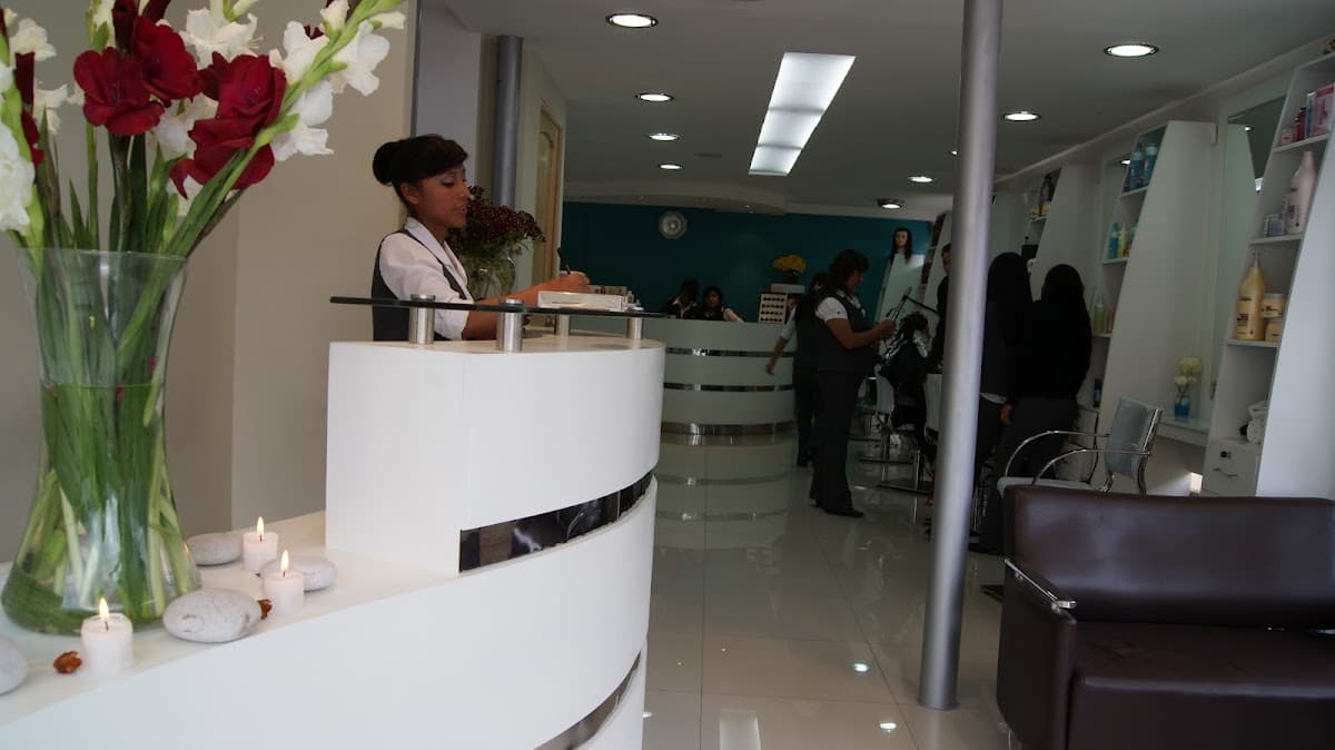 Aide Tapia SPA beauty & hair studios — foto
