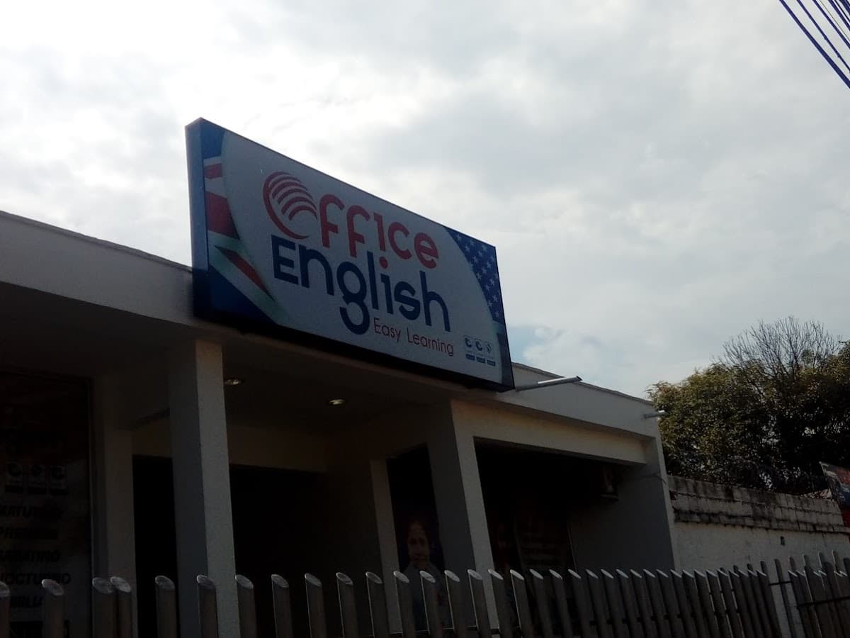 English And French Institute — foto