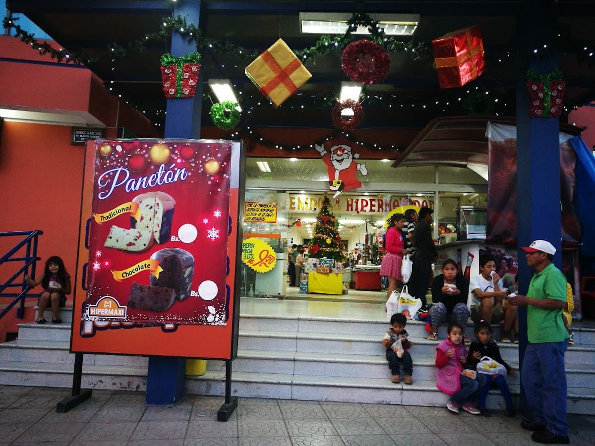 HIPERMAXI - Blanco Galindo — foto