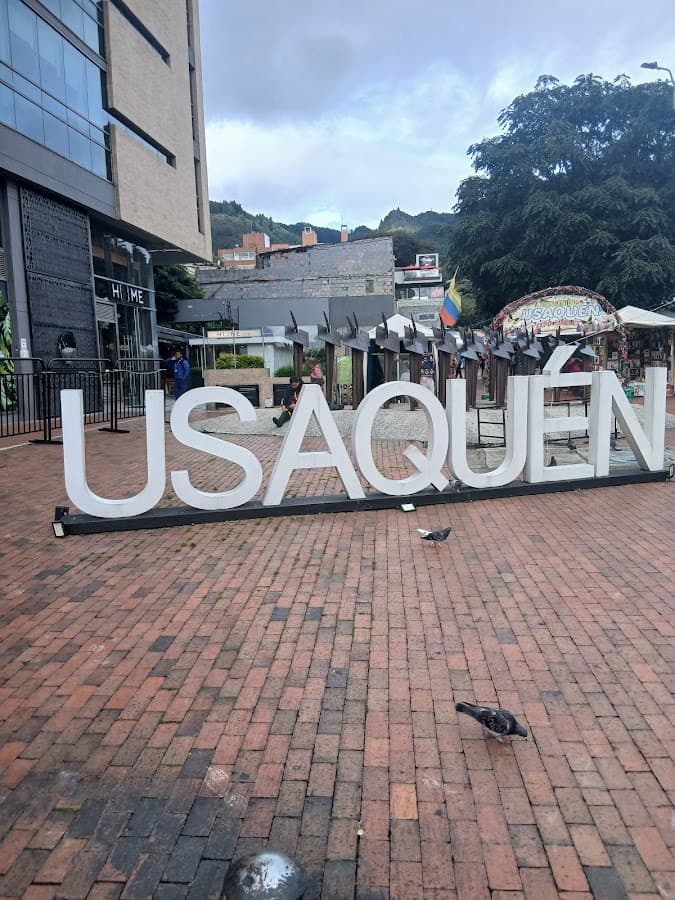 Centro Comercial Hacienda Santa Bárbara — foto