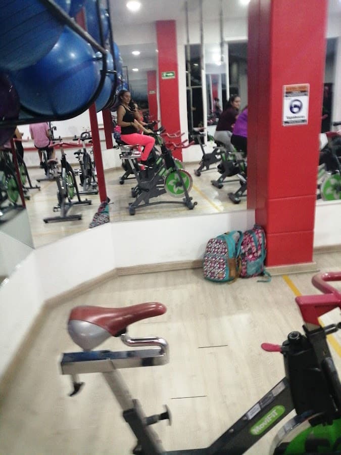 Gimnasio Comfamiliar Oriente — foto