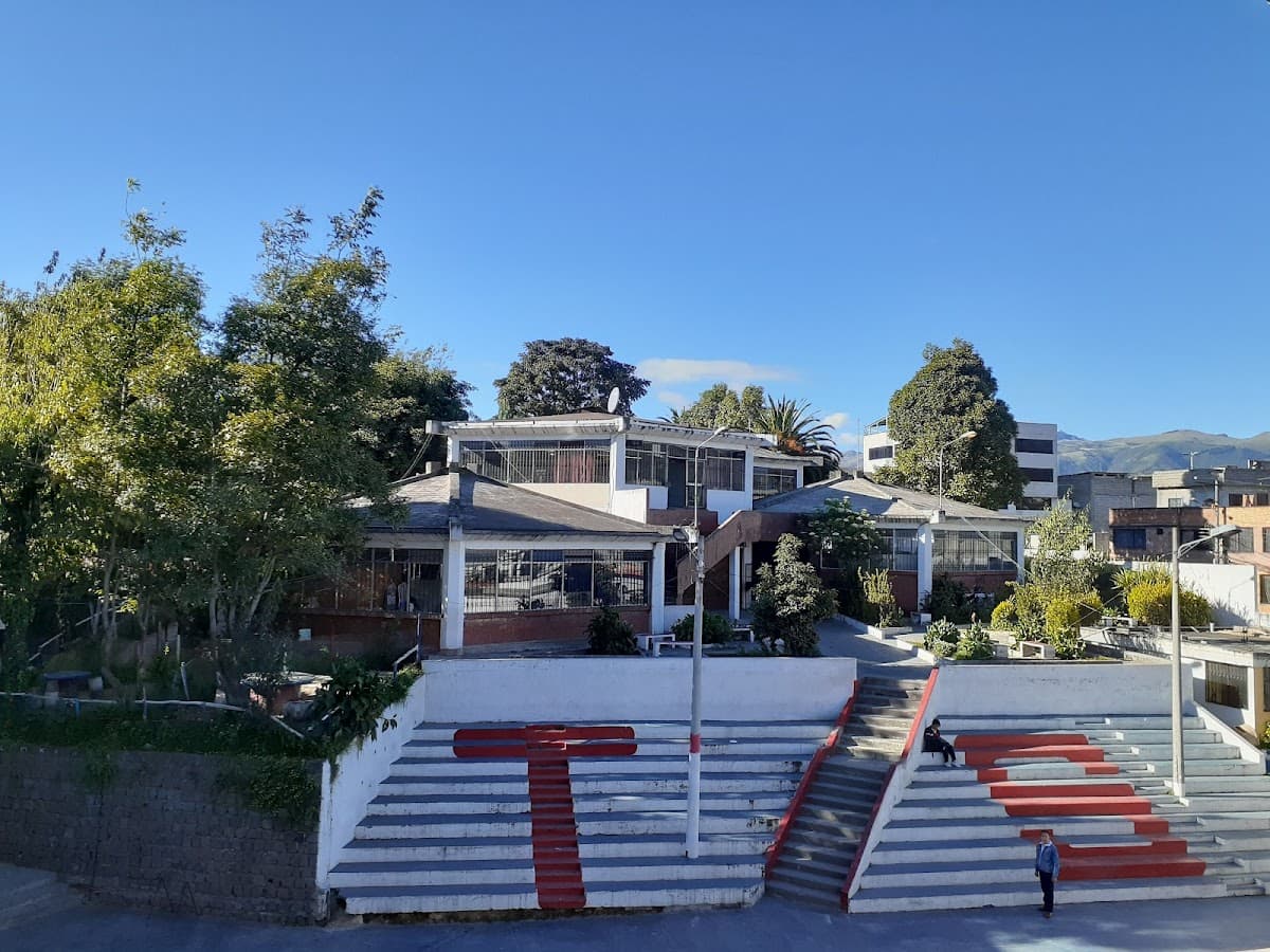 Instituto Superior Universitario Sucre (Sur) — foto