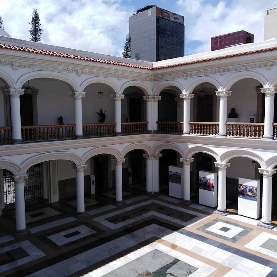 Casa Amarilla "Antonio José de Sucre" — foto