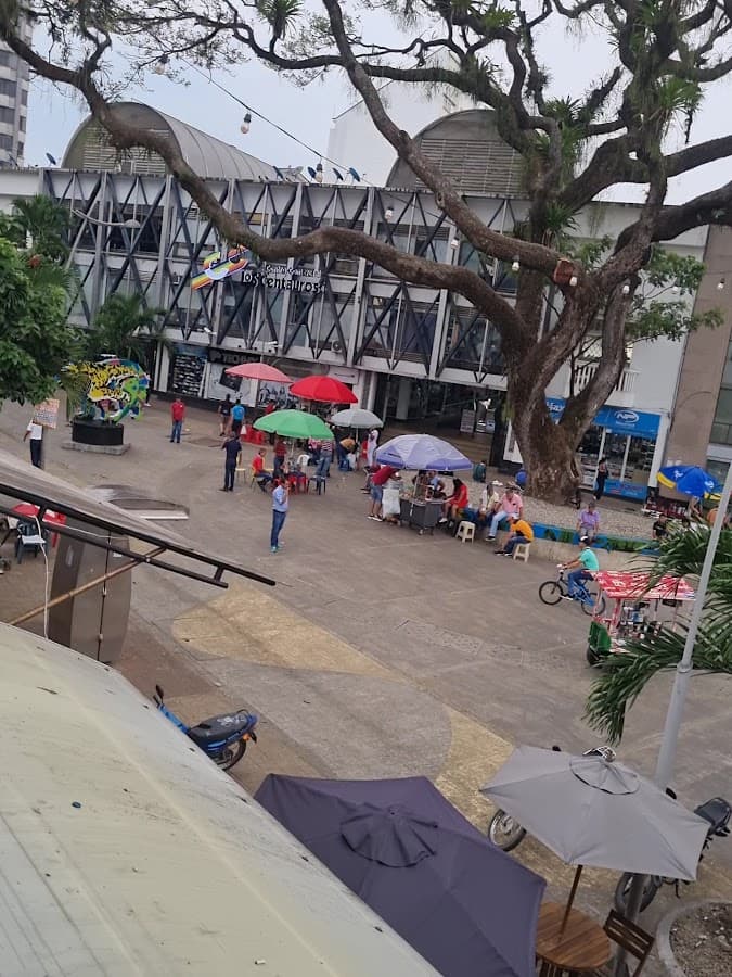 Plazoleta Los Centauros — foto