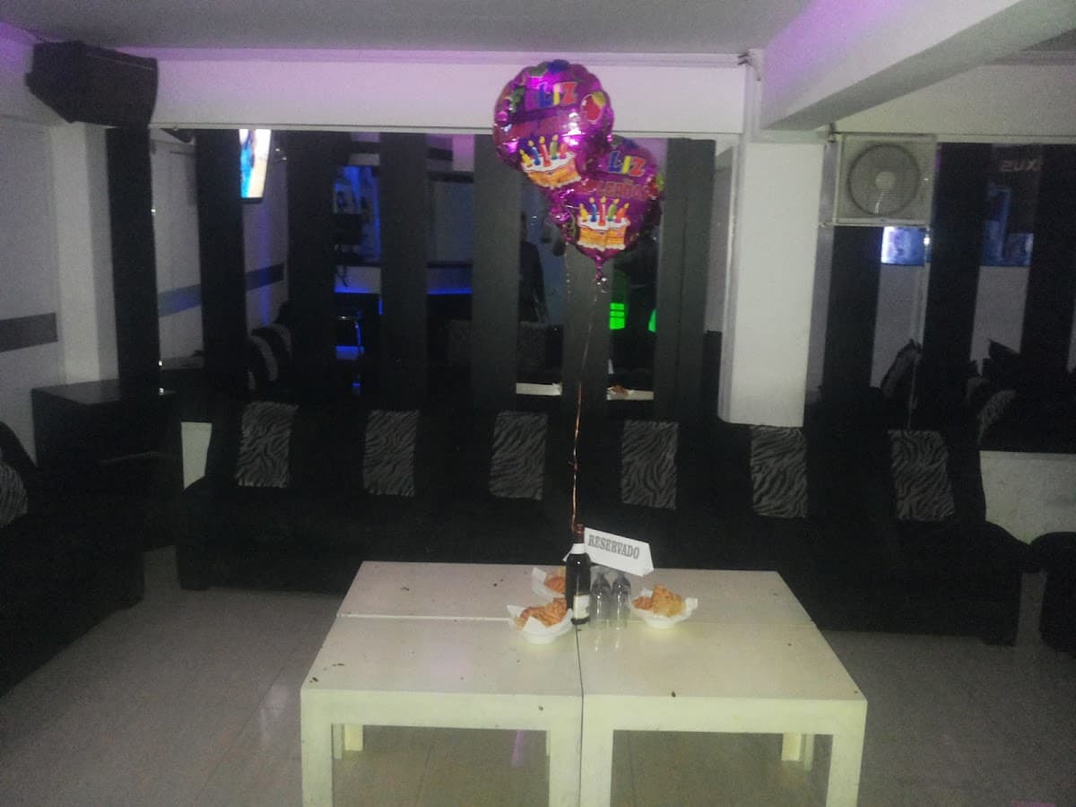 LEXUS discoteca karaoke