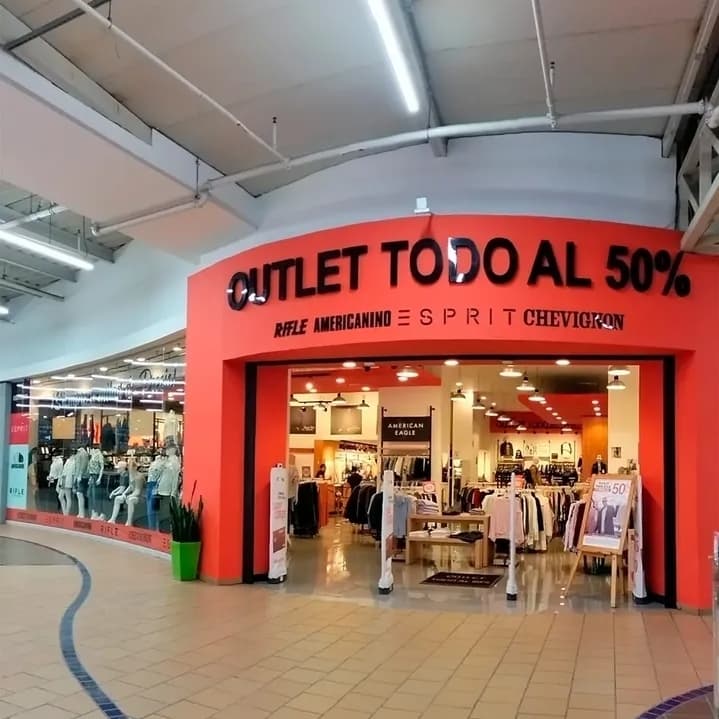 Centro Comercial Unico Outlet 2 — foto