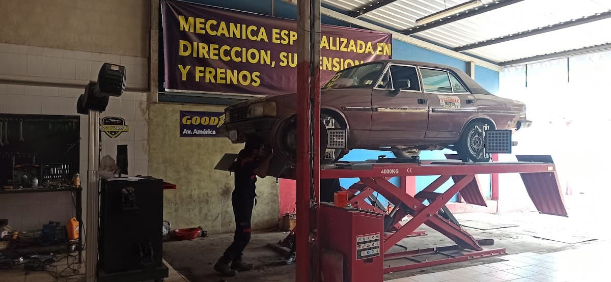MECÁNICA AUTOMOTRIZ CHR — foto