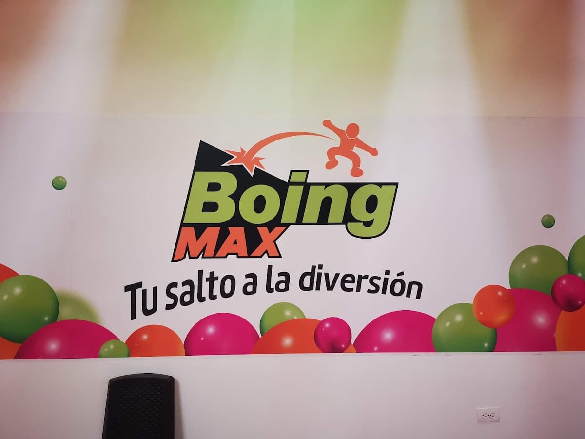Sky Trampoline Park — foto