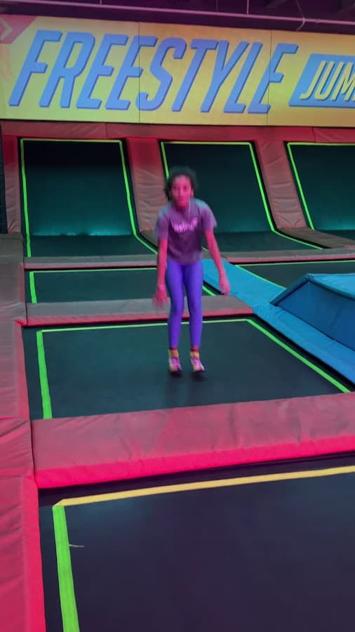 Urban Air Trampoline and Adventure Park — foto