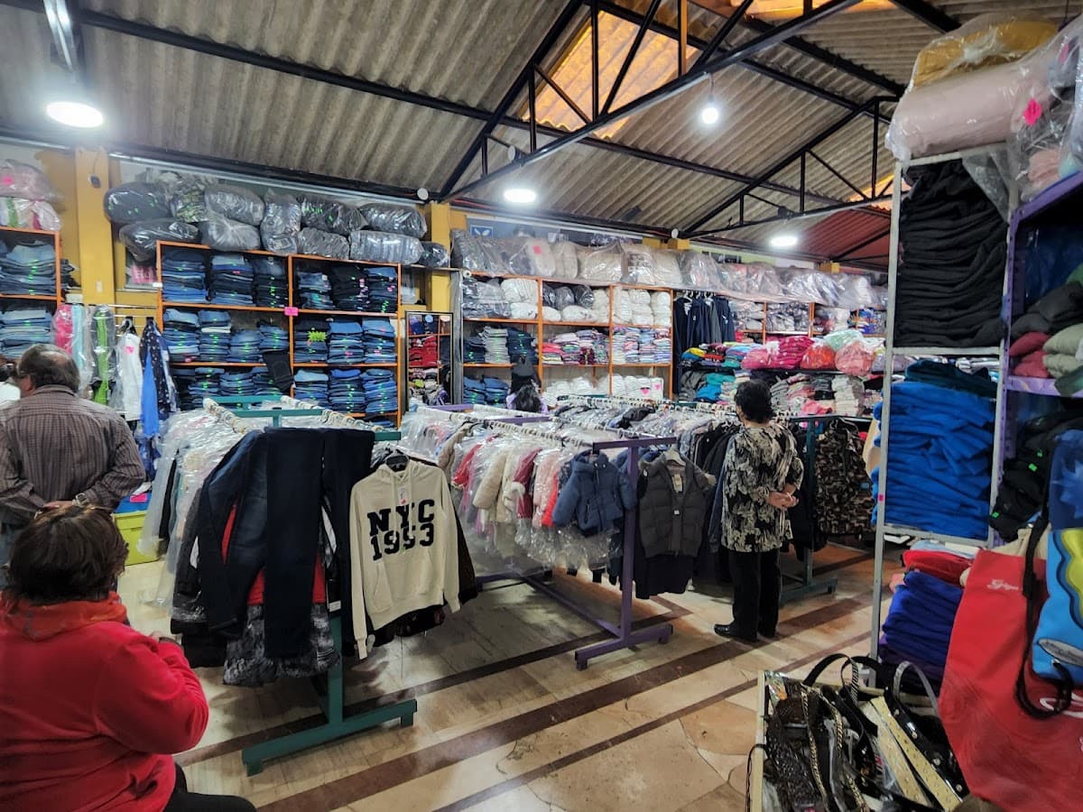 Super Mega Outlet — foto