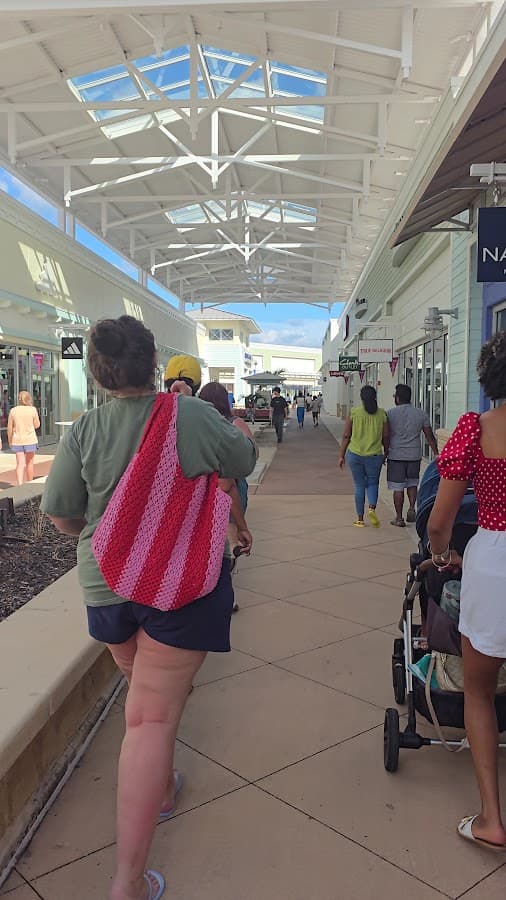 Tampa outlet — foto