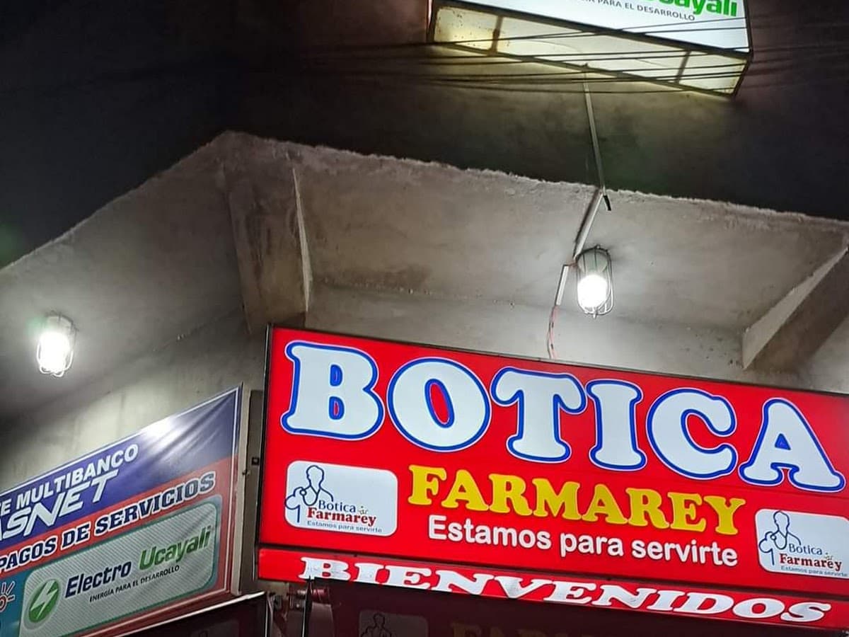 BOTICA 'ANGHELY' — foto