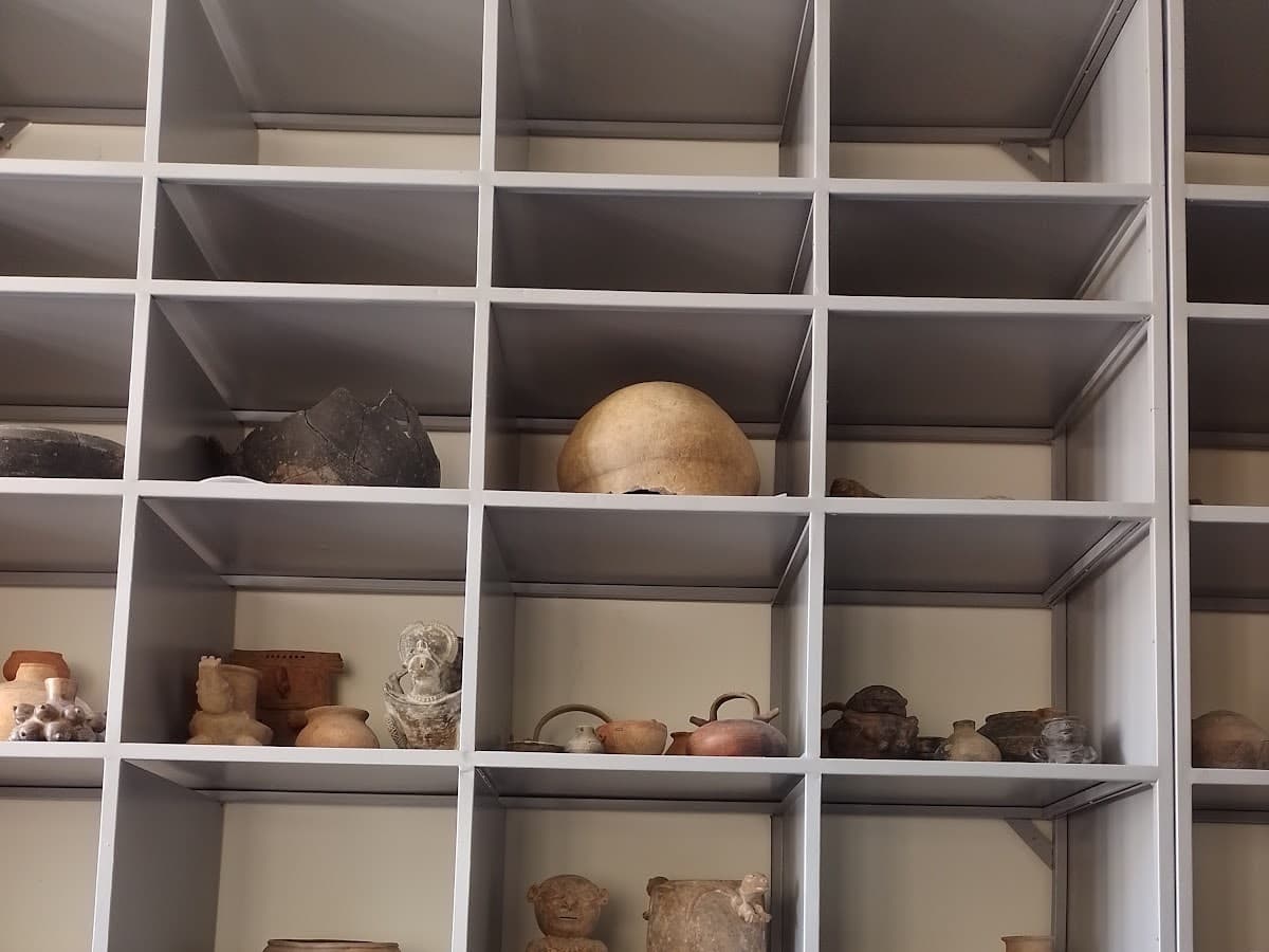 Museo Bibliográfico de Autores Costeños — foto
