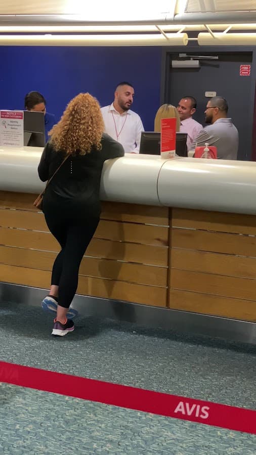 Avis Car Rental — foto
