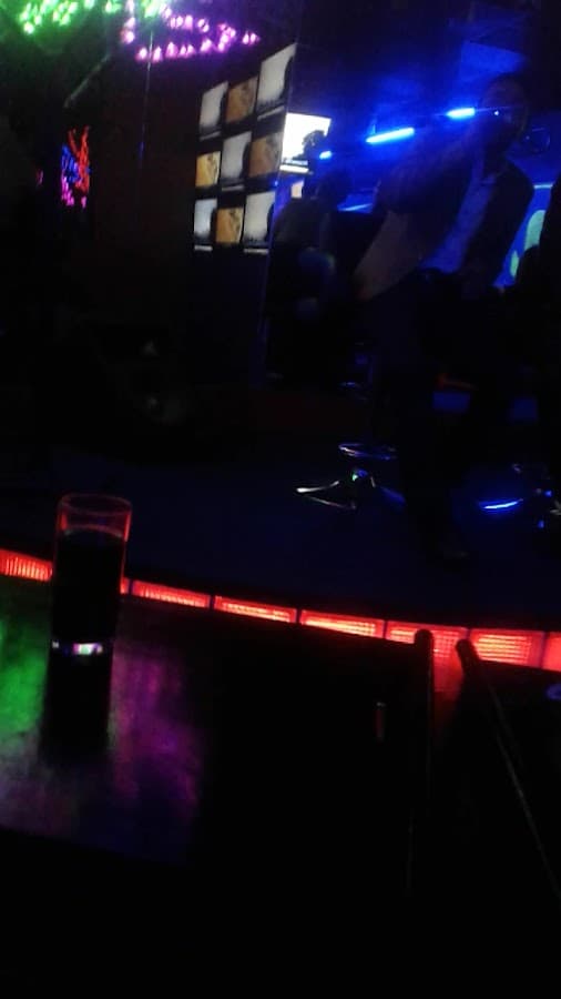 LUJO’S Discoteca Karaoke — foto