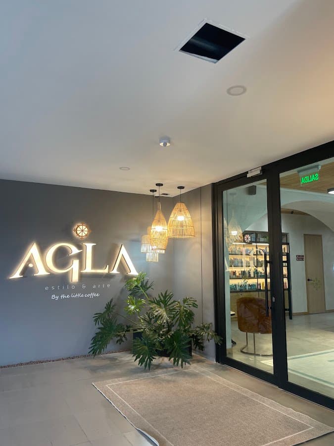 AGLA Estilo y Arte | Salón de Belleza y Barberia en El Poblado Medellín — foto