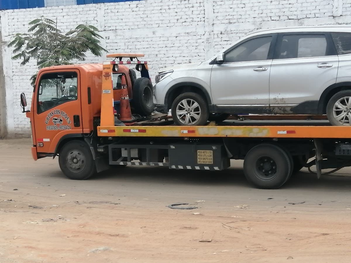 GRUAS HUANCAYO — foto