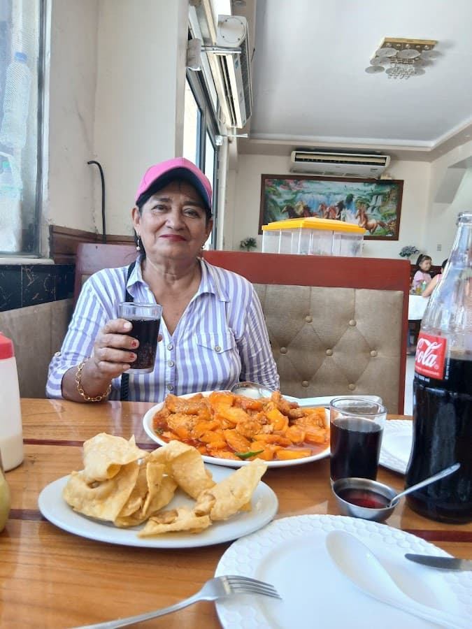 Los Gavilanes Hotel , Pucallpa — foto