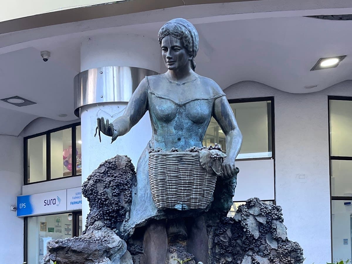 Escultura gobernacion — foto