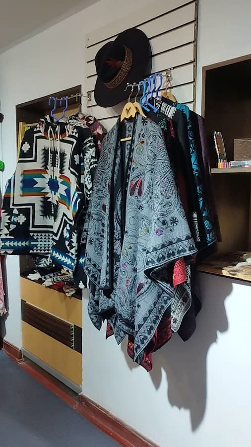 "SouLife Andes Fashion" Artesanías Store Cusco — foto