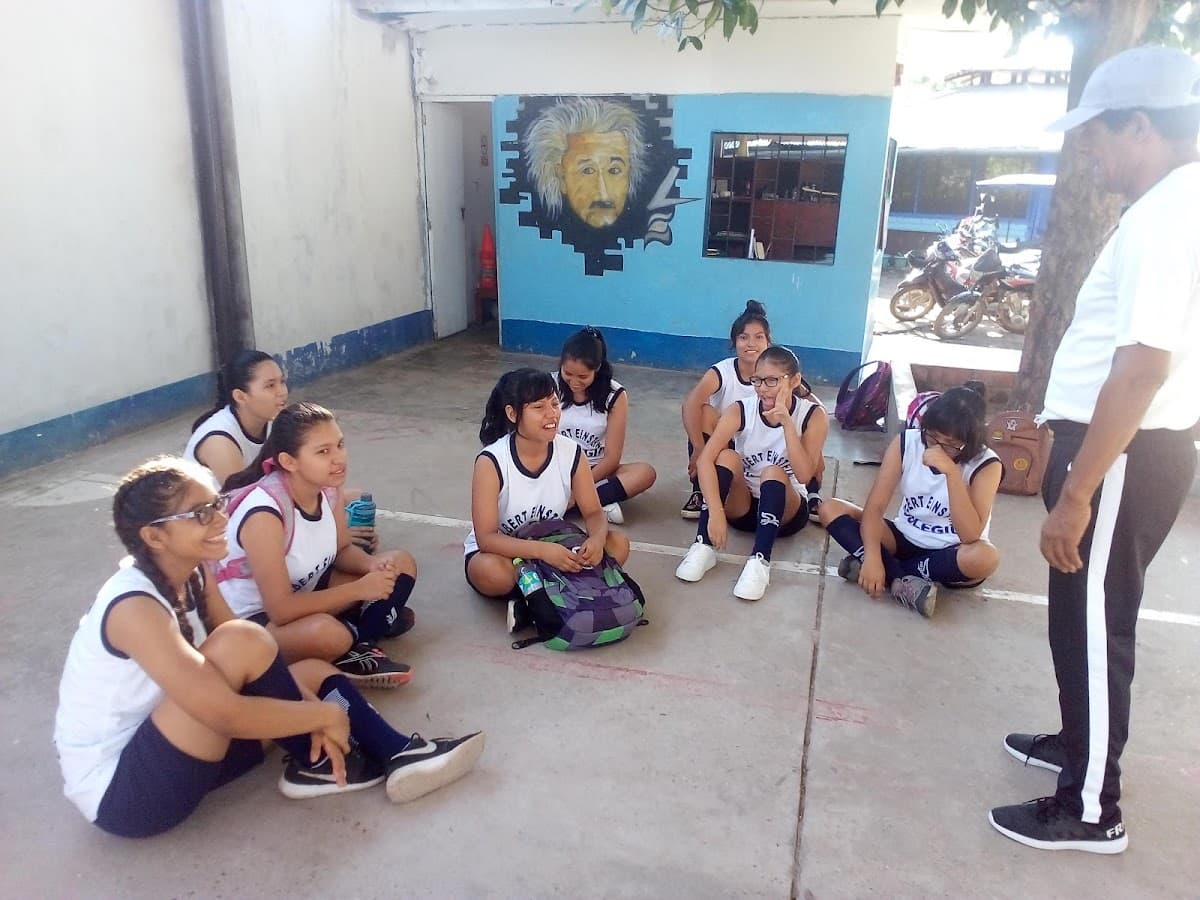 Colegio Albert Einstein Pucallpa — foto