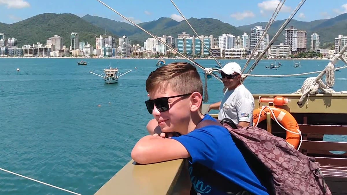 Boat-SC pirate on Itapema — foto