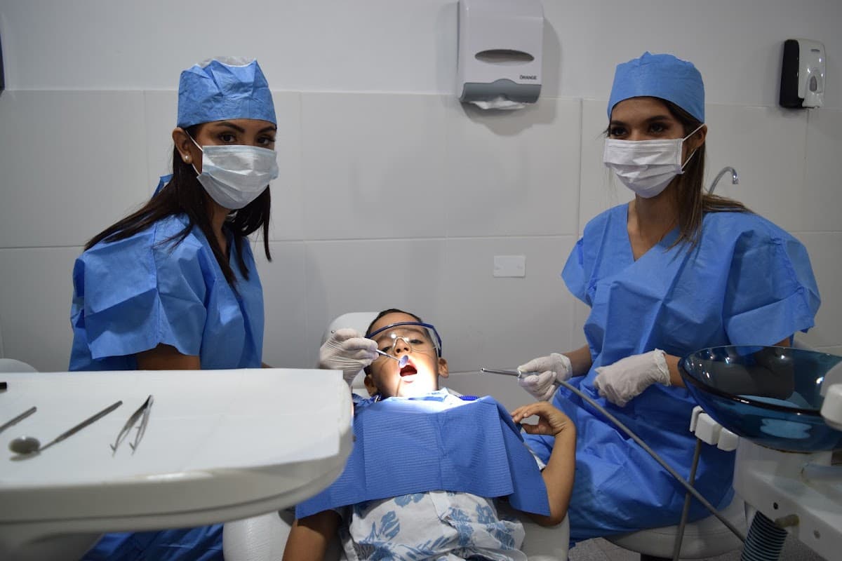 Centro Odontológico A.Yaya Arias - Dr. Jose Yaya Chumpitaz